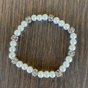 HAND CRAFTED BRACELET Stretchy White Glass Pearls Rhinestone Encrusted B…